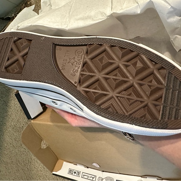 Brand new white converse - sz9 - Picture 2 of 2